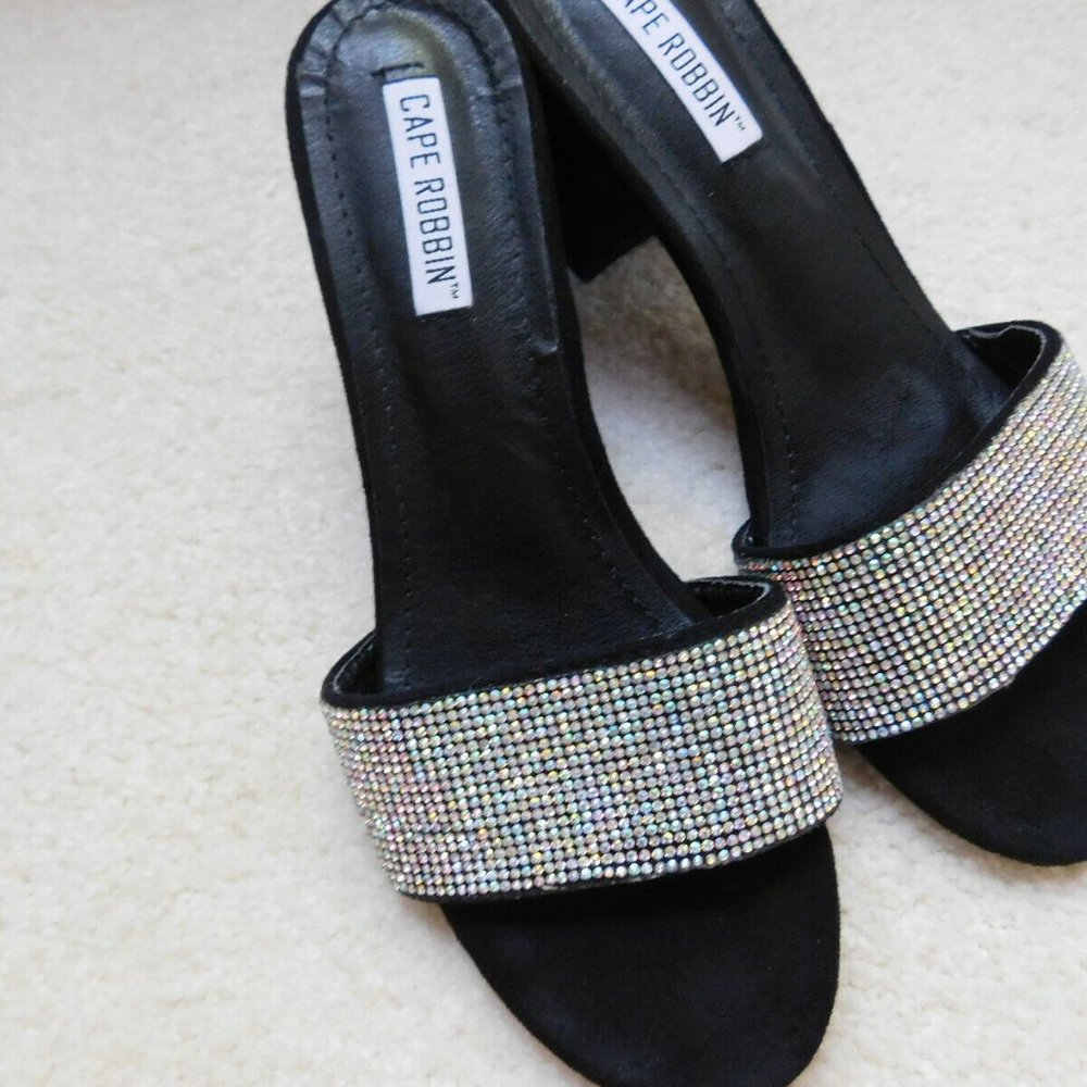 NEW CAPE ROBIN BLACK AND MULTI TONE CRYSTAL SANDAL